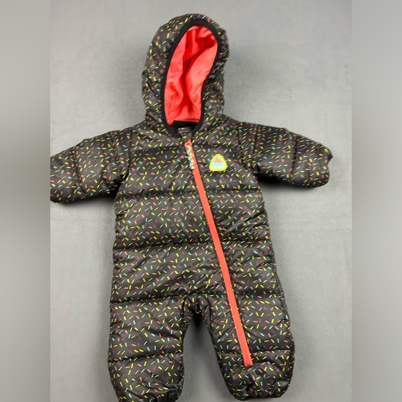 Burton 0-3 Month Snowsuit With Built In Hand And Foot Covers Like New - Picture 1 of 6